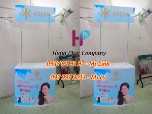 booth sampling nhua quang cao