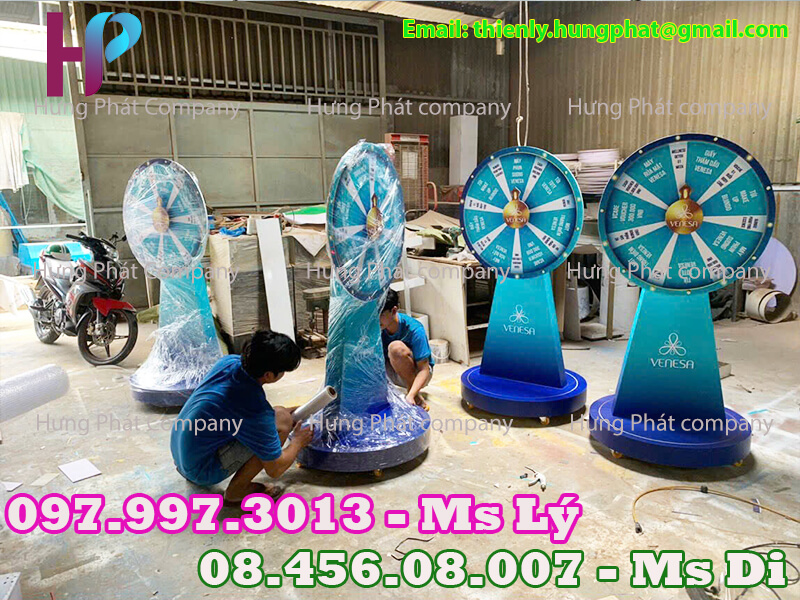 vòng quay quảng cáo sản phẩm bằng gỗ