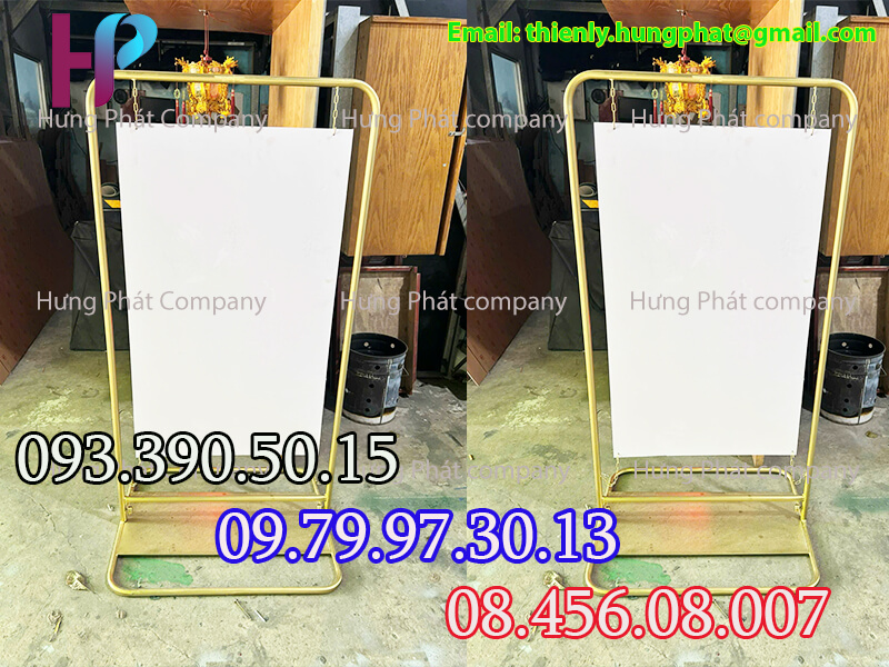 khung treo banner quảng cáo sang trọng uốn cong